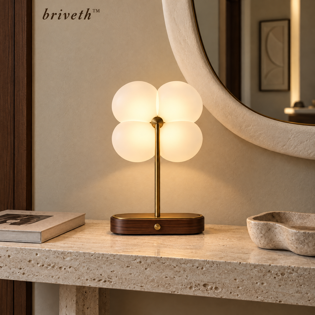 𝒃𝒓𝒊𝒗𝒆𝒕𝒉™ Halo Reed Clover Shade Table Lamp