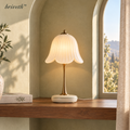 𝒃𝒓𝒊𝒗𝒆𝒕𝒉™ Tulip Bell Table Lamp